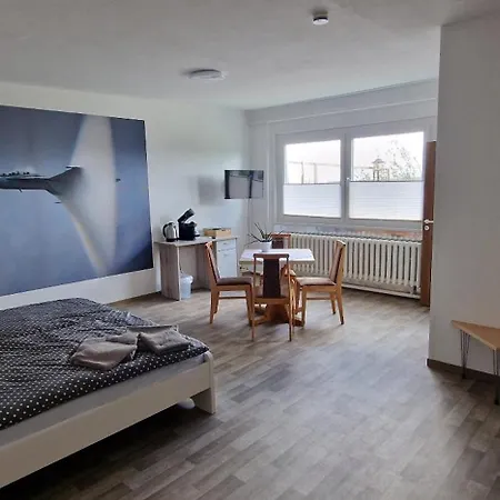 Flyinn&sleep Bed & Breakfast