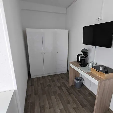 Flyinn&sleep 3* Schoengleina