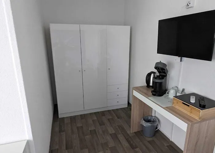 Flyinn&sleep 3* Schoengleina